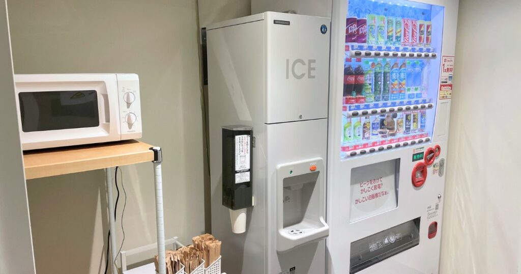 DEL style 名古屋納屋橋の自販機コーナー