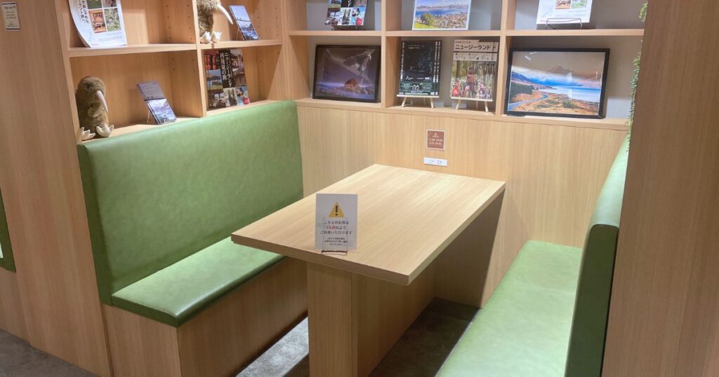 HIS The ROOM of journey CAFEのボックス席