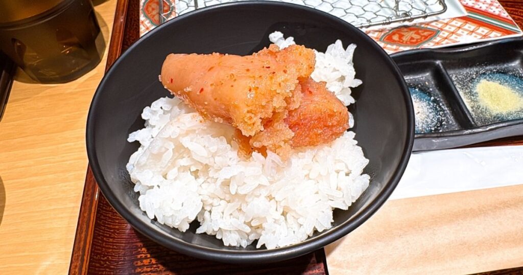 博多天ぷら やまやの食べ放題の明太子をたっぷり乗せたごはん