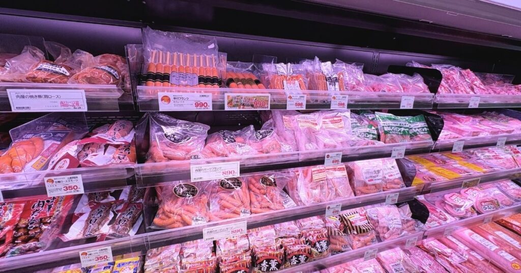 肉のハナマサのお肉売り場、ソーセージやフランクフルト
