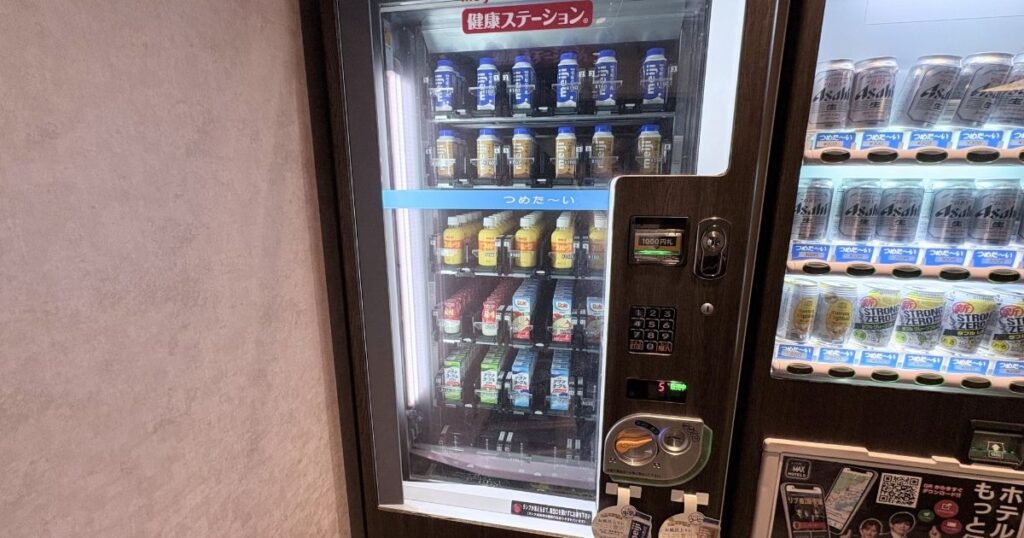 ホテルリブマックスPREMIUM名古屋丸の内の牛乳系の自動販売機