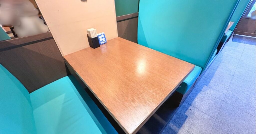 飲茶・点心 楽楽 池袋店のボックス席