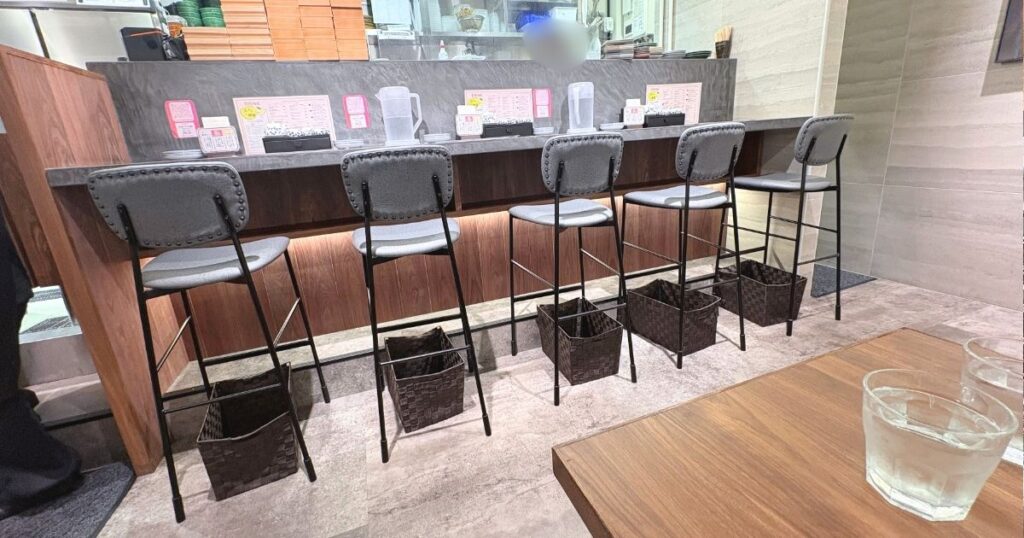 天ぷら天寅 ヨドバシ池袋店のカウンター