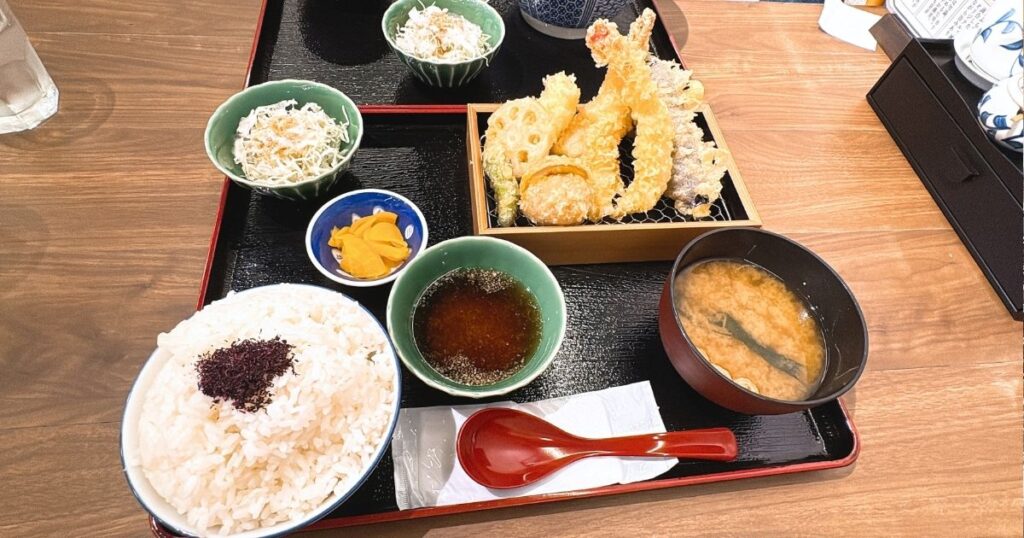 天ぷら天寅 ヨドバシ池袋店の上天寅丼の定食