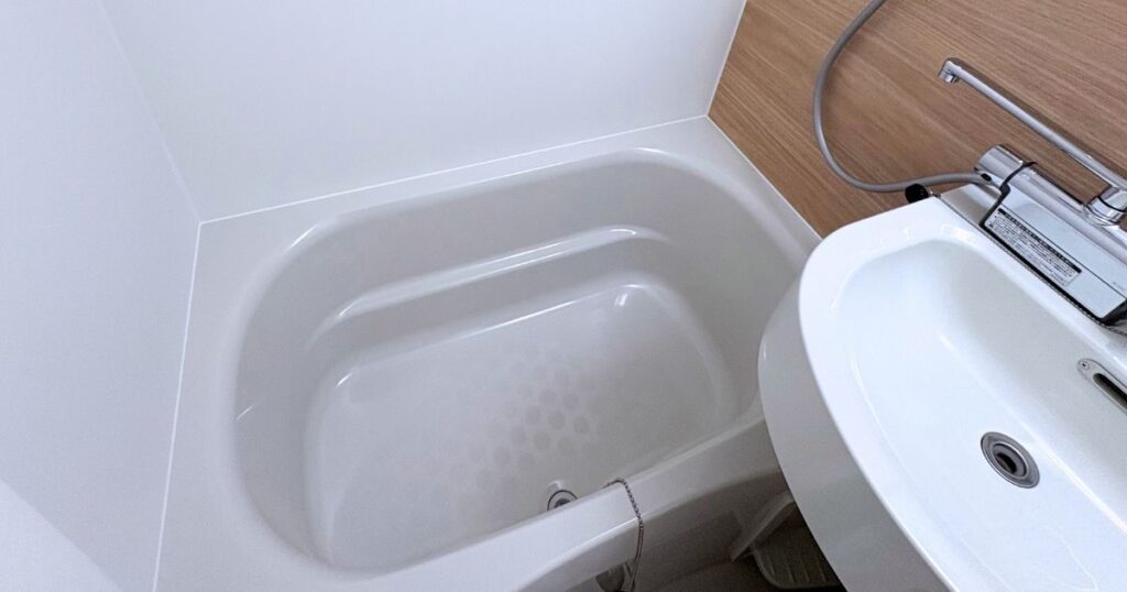たびのホテル宇都宮ゆいの杜のダブルルームの浴槽